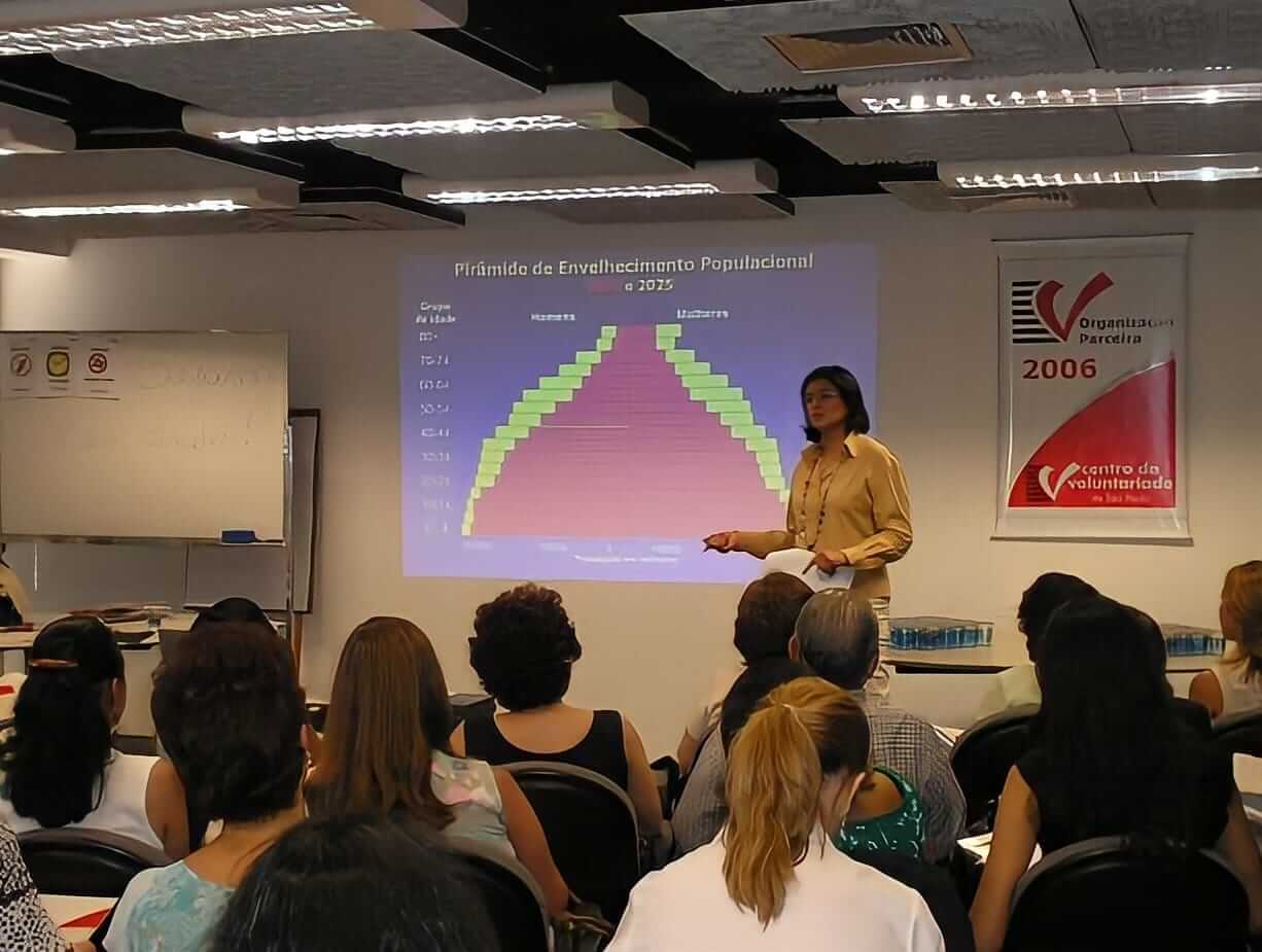 Palestra sobre envelhecimento ativo e curso de vida no V Forum Forum da Longevidade Bradesco Seguros e Previdência. [ 2010 ]